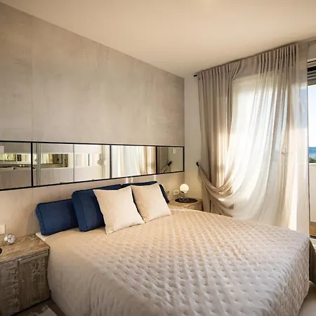 Island View Luxury Lejlighed