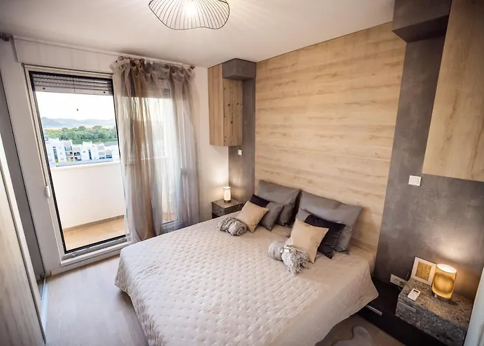 Island View Luxury Apartment